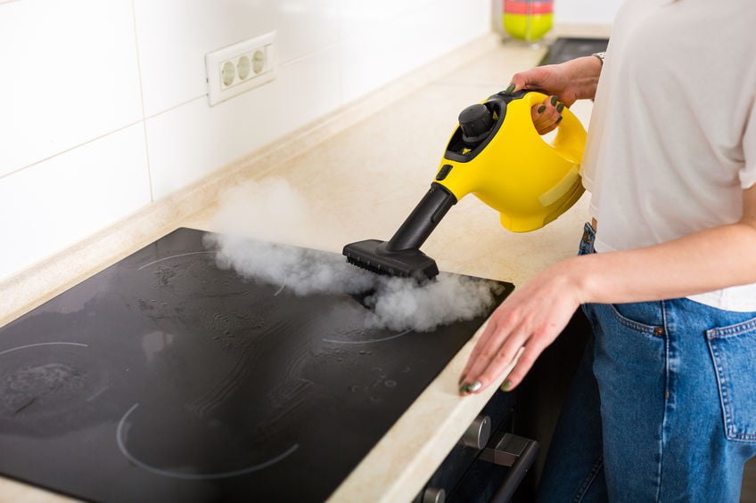 Reinigung Küche mit kabellosem Dampfreiniger