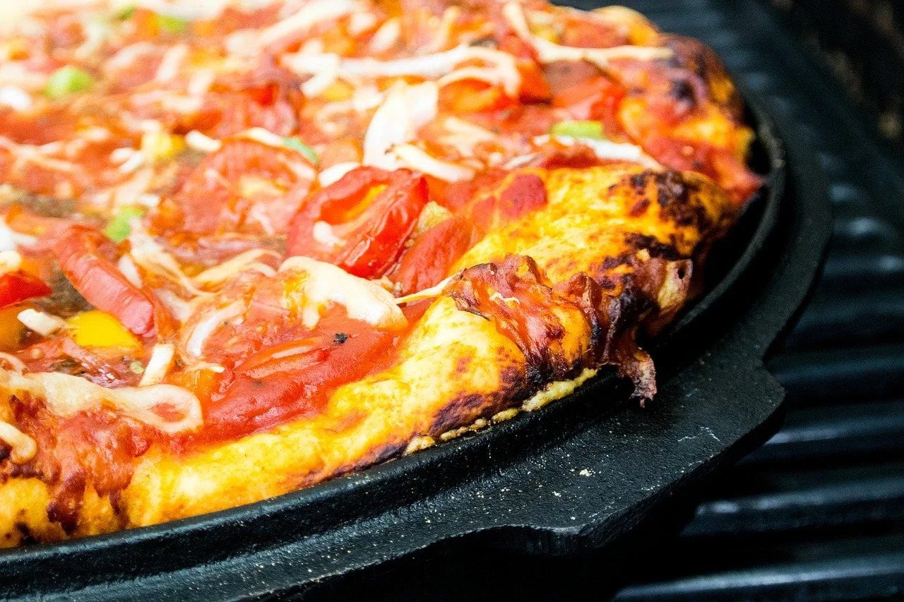 Pizza im Dutch Oven