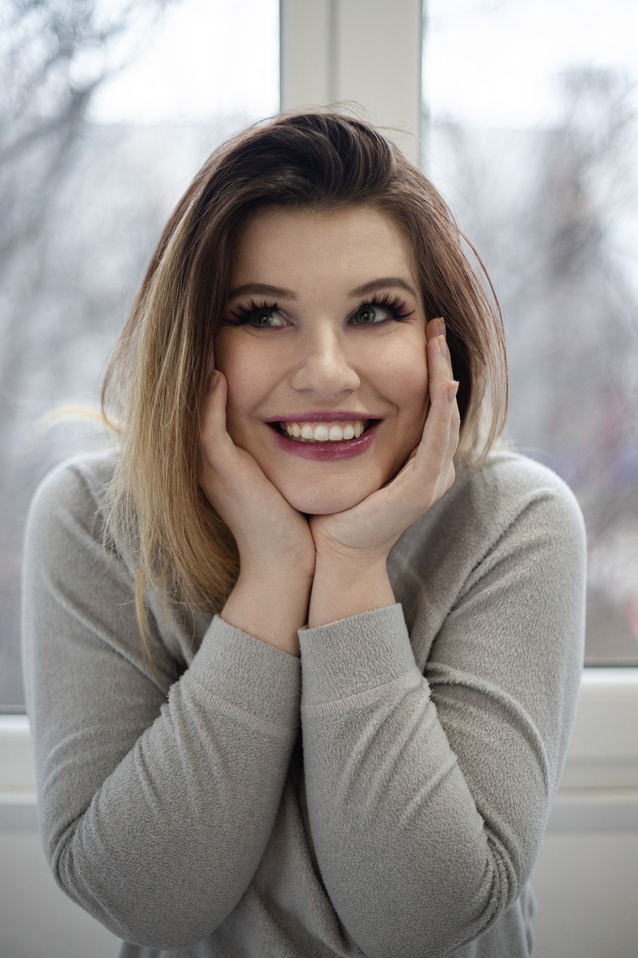 Der Wasserdampf befreit die Atemwege, sodass sich auch Erkältungssymptome mit einer Gesichtssauna lindern lassen.