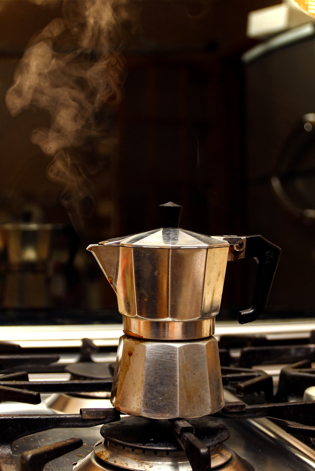 Edelstahl Kaffeekocher eignen sich für so ziemlich jeden Herd-Typ.
