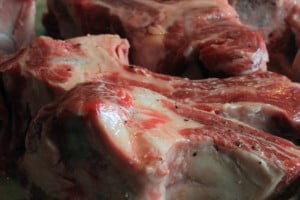Knochensaege Beinscheiben Suppe schneiden
