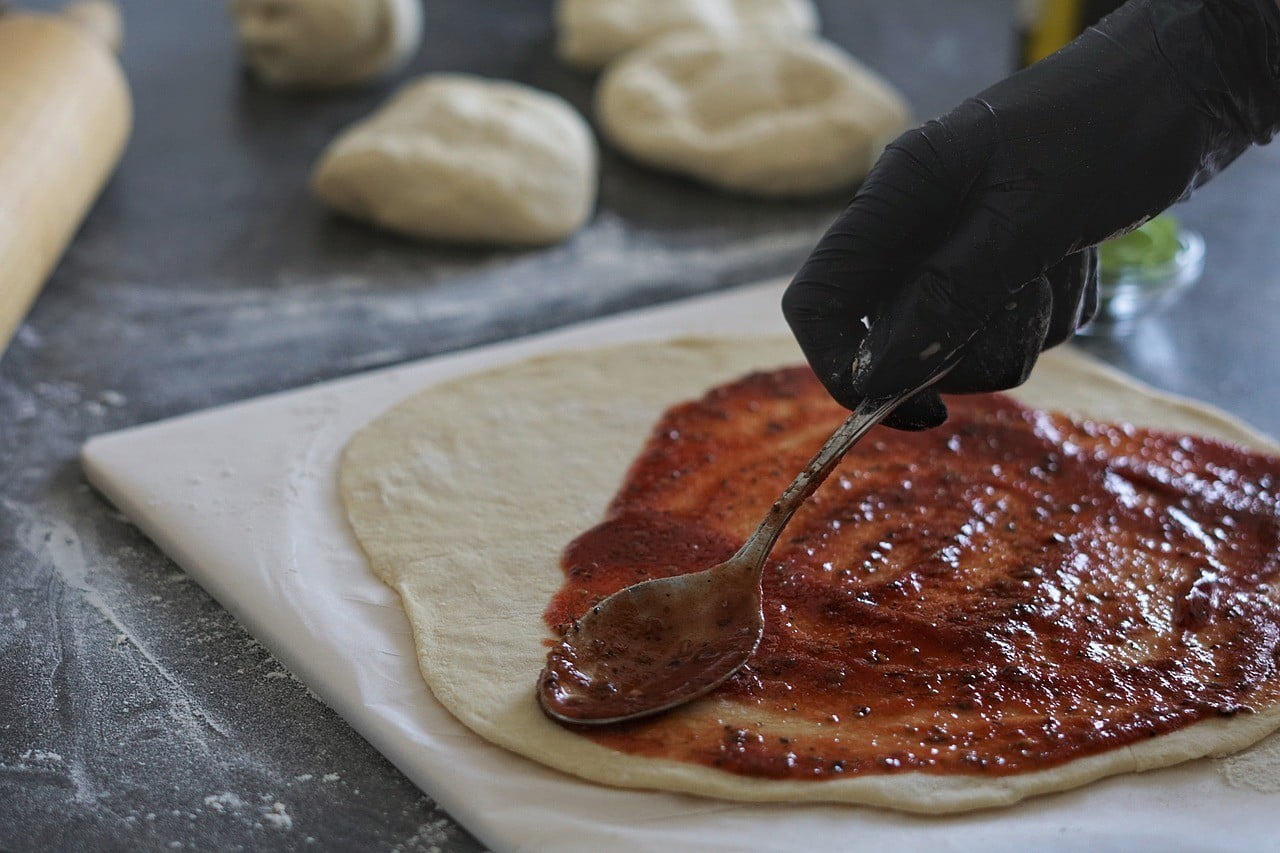 Pizzasteine gibt es in unterschiedlichen Größen.