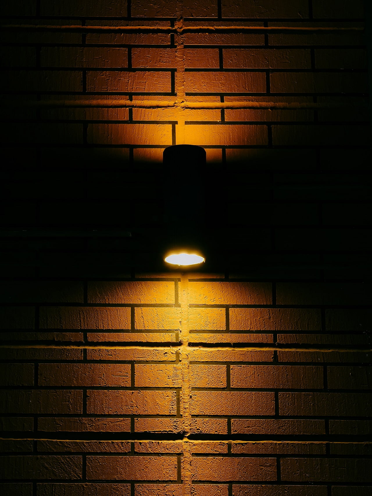 Wandstrahler im Vergleich: Lichtleistung, Farbtemperatur und Schutzart
