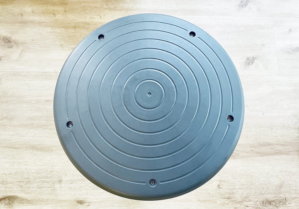 Bodenwölbung des Upis1 Hockers